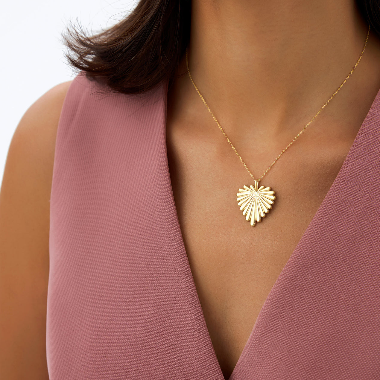 Sunburst Heart Necklace | 14K Solid Gold Romantic Jewelry | Solar Design Pendant for Women | Gift for Her