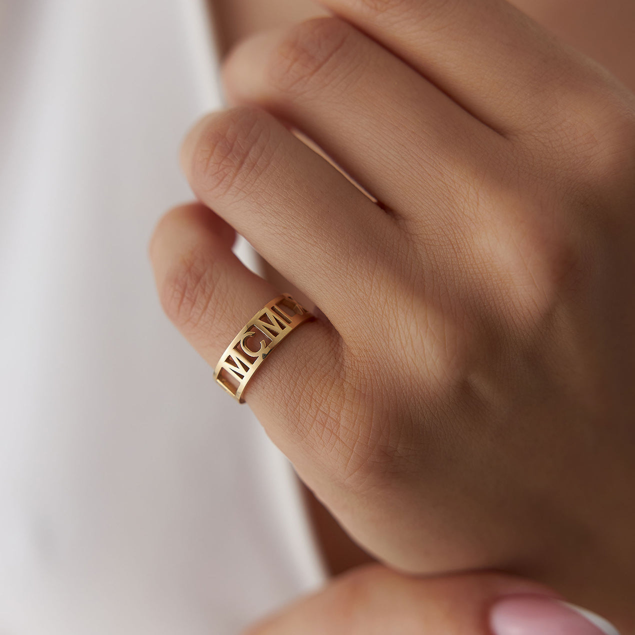 14K Roman Numeral Ring | Personalized Date Jewelry | Custom Engraving Band for Men & Women | VLOVE