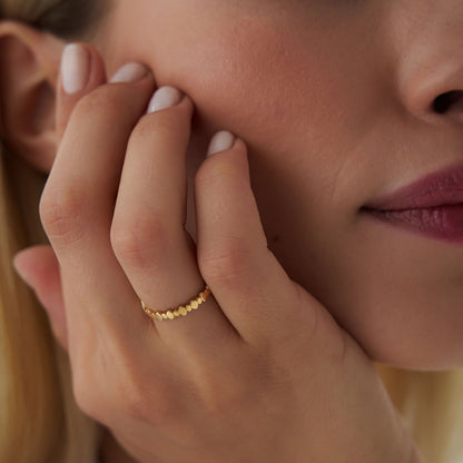 14K Gold Alternating Size Oval Ring | Stackable Minimalist Band for Women | Layering Jewelry | VLOVE