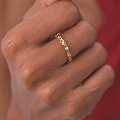 14k X O Design Diamond Wedding RIng