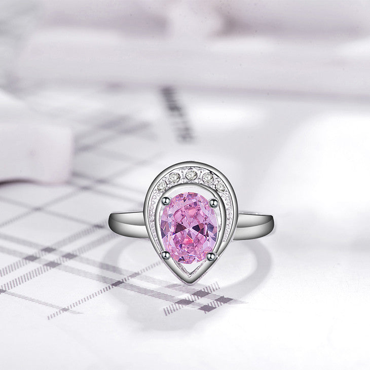 Ringe aus 18-karätigem Massivgold mit Diamanten im Marquise-Schliff in Pink