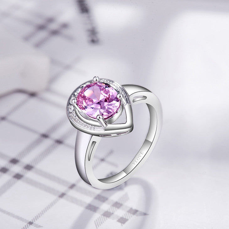 Ringe aus 18-karätigem Massivgold mit Diamanten im Marquise-Schliff in Pink