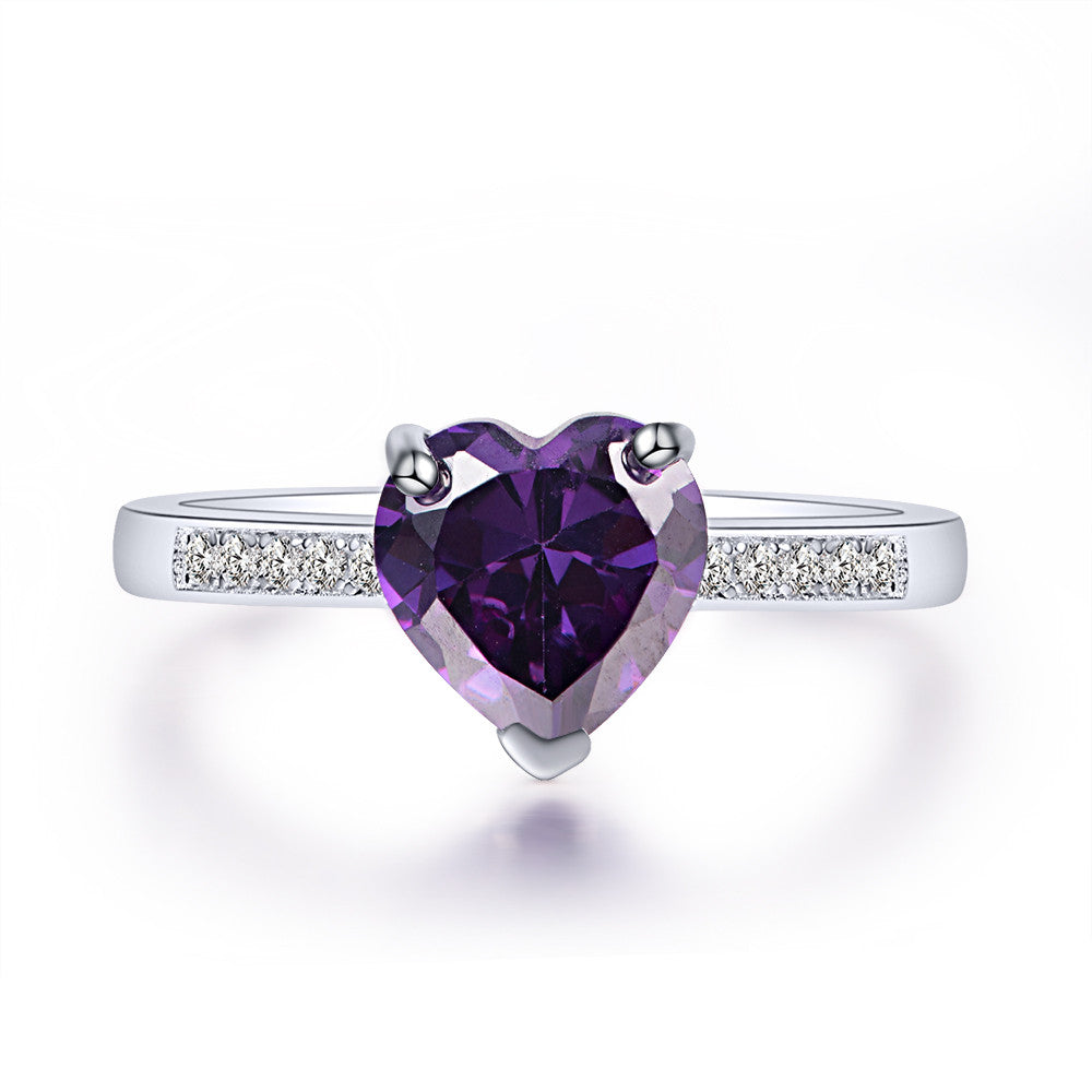 18K 纯金钻石美丽爱心设计戒指