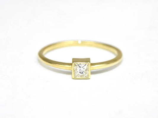 18K Gold Pricess Cut Diamond Gold Ring