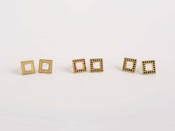 Quadratische Goldohrringe mit Pavé-Fassung